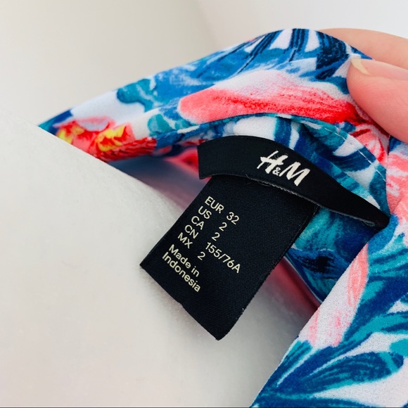 H&M Sleeveless Floral Blouse - Picture 6 of 7